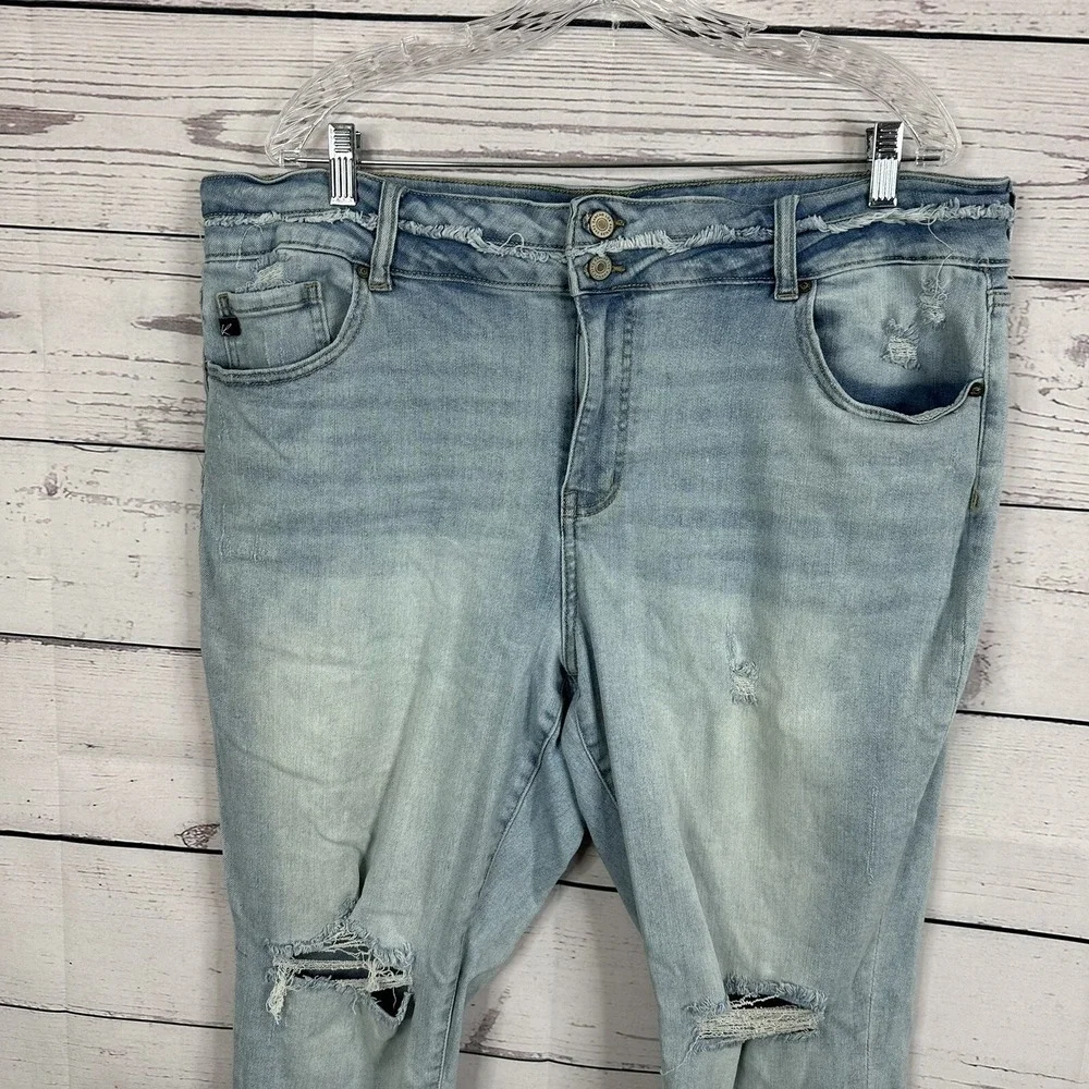 Kancan Jeans Womens Plus size 20 Blue Light Wash Crop Distressed Stretch‎